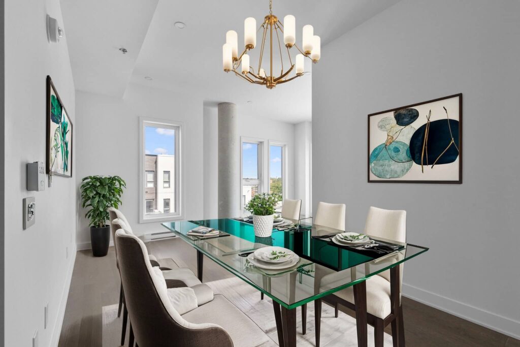 Salle à manger dans un condo du projet Signature Bois-Franc, à Saint-Laurent, Montréal